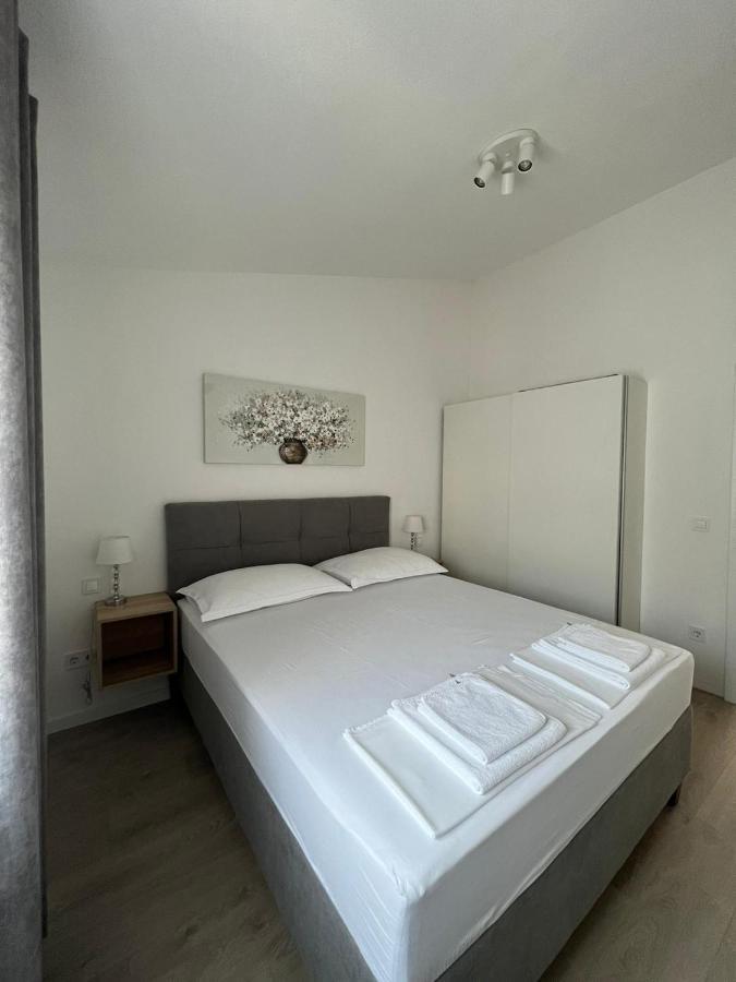 Villa Luxuria Baska Voda Bagian luar foto