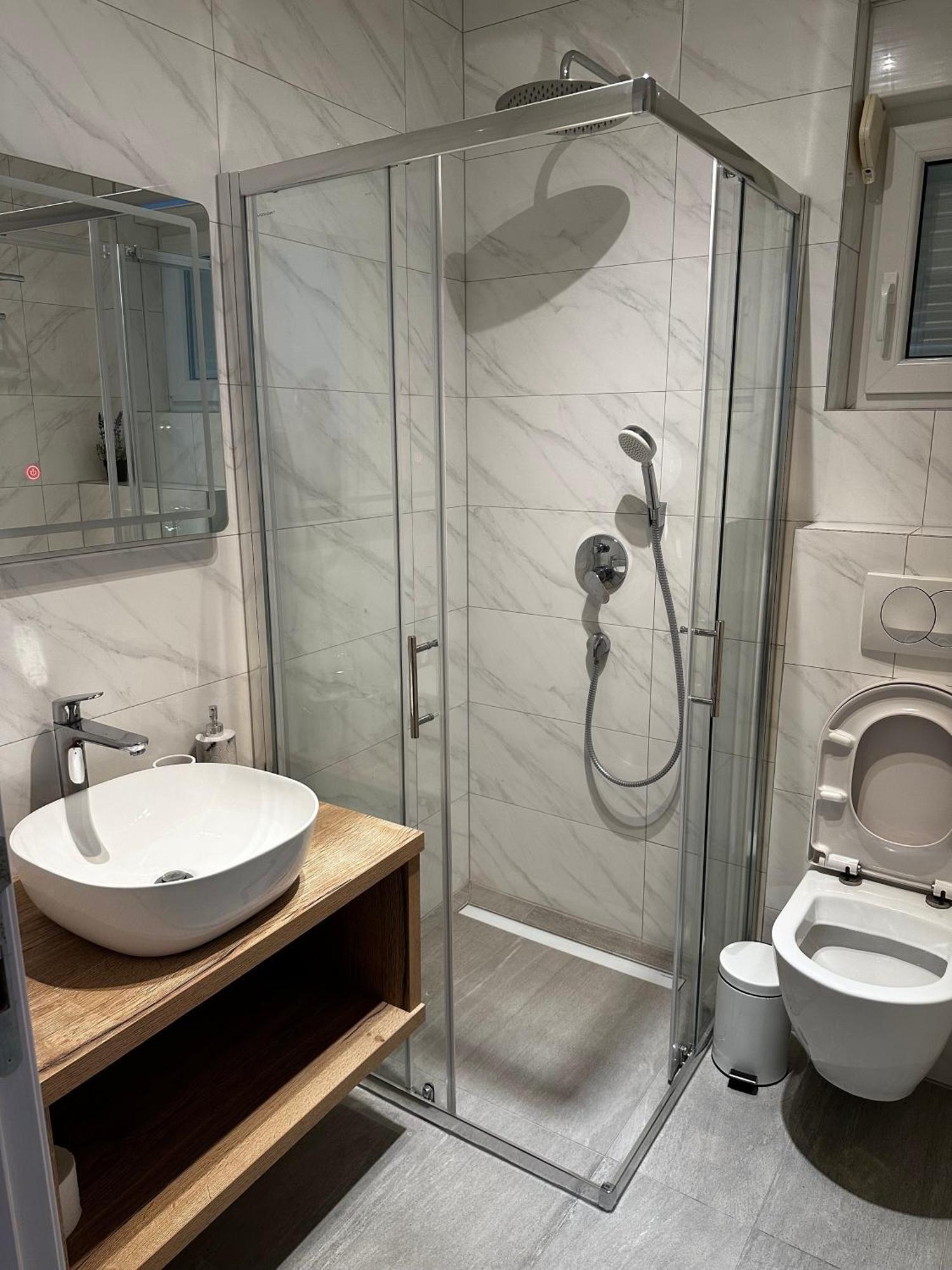 Villa Luxuria Baska Voda Bagian luar foto